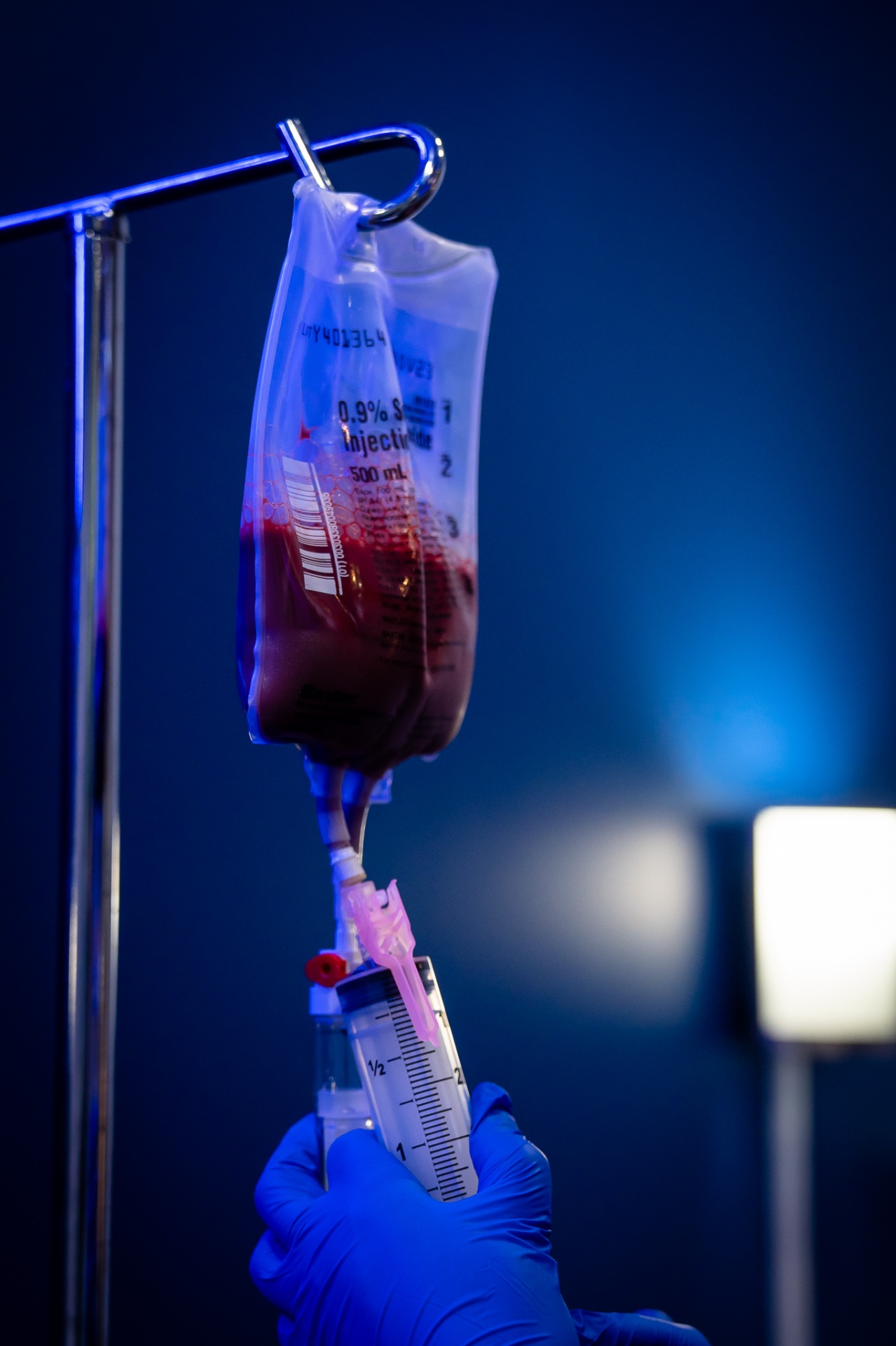 iCRYO Grosse Pointe Ozone UV IV therapy session in private infusion lounge